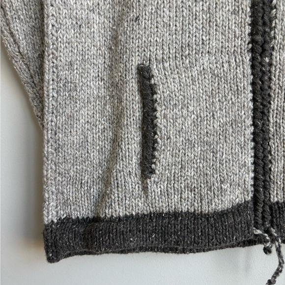 e.c.c. Ecuadorian Clothing Company Handmade in Ecuador Front Zip Sweater SMALL - Picture 12 of 14